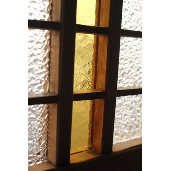 黄色ガラスの白木雪隠戸　GD1191 