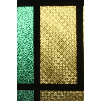 多種ガラス 細分割 緑黄色ガラス建具 4枚1組　GD0106Y バラ模様のプレスガラスはありますが　このような小さなタイプは初見です