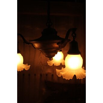 花形3灯シャンデリア照明 A1559y 時代家具 アンティーク 蔵戸 古民具 古材 骨董品店 のびる