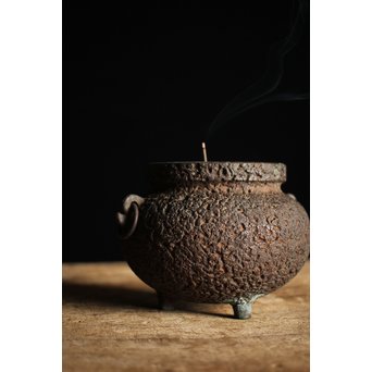 少砂瓶系 銅の古鉄風香炉　M232 