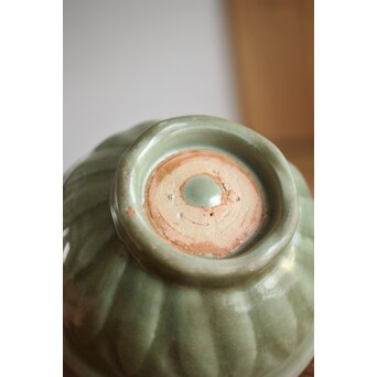 中国陶磁 龍泉窯青磁写 蓮弁紋青磁茶碗　P222 