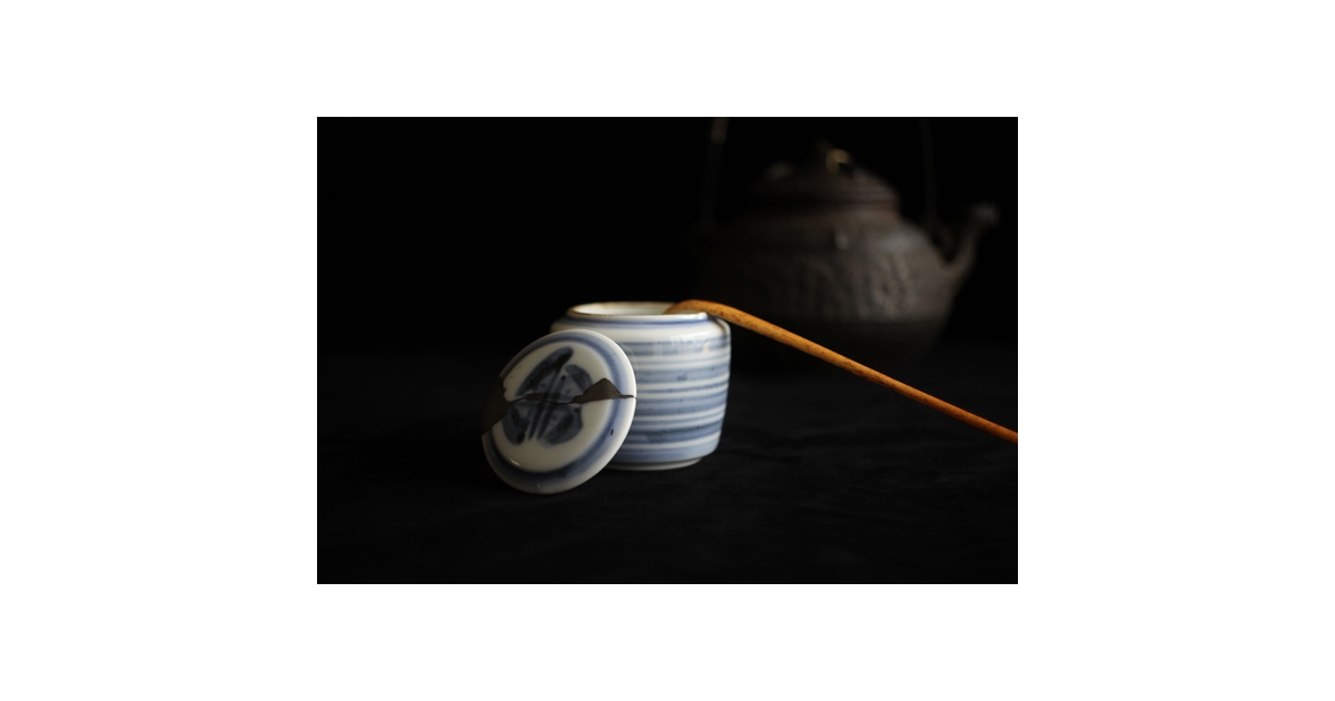 富本憲吉 輪線染付茶入 P228|骨董店 のびる 古美術 骨董 和風建具 蔵 富本憲吉 輪線染付茶入 P228|骨董店 のびる 古美術 骨董 和風建具 蔵