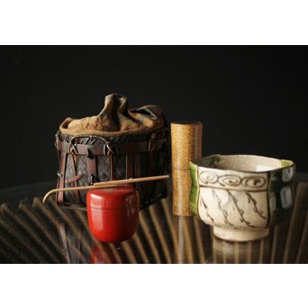 旅茶碗一式と竹籠　U267