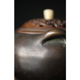 明清銅器写 鼎式三足 双耳古銅香炉 唐木蓋と台座　M327 