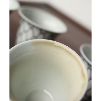 古伊万里 網手 煎茶碗 五客　P390 透明釉が若草色になっています