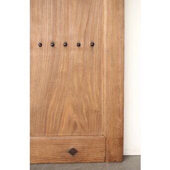 幅広 栗の格子蔵戸　W0145YD 腰板も全て栗材の様子