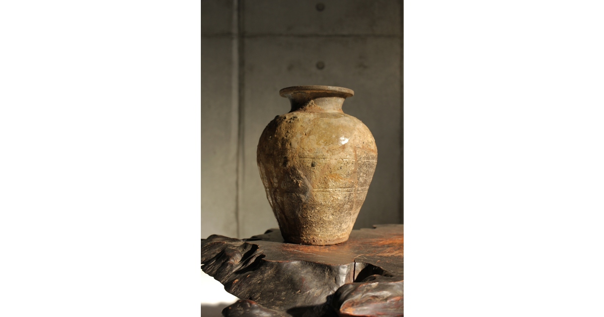 骨董品 古常滑 三筋壺 P542｜骨董店 のびる 古美術 骨董 和風建具 蔵戸 買取の