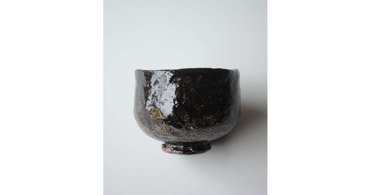 加納白鴎「古霊」手捻黒茶碗 共箱 P564｜骨董店 のびる 古美術
