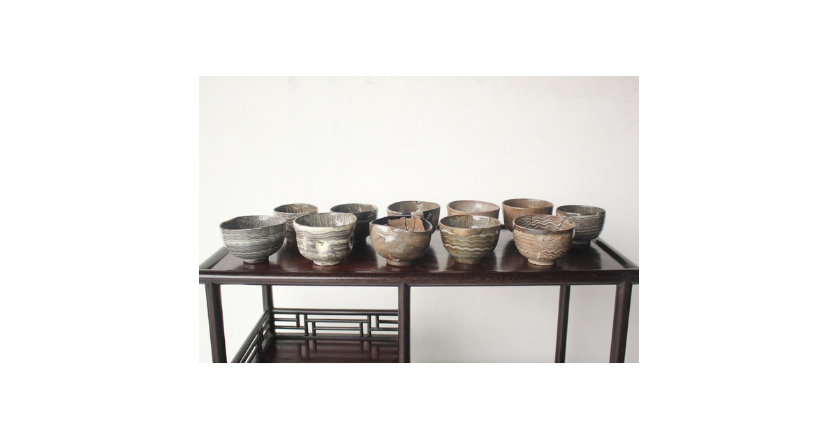 ☆茶3 石田陶春　刷毛目茶碗　共箱　口径12.2㎝　東な6-0513① ☆茶3 石田陶春 刷毛目茶碗 共箱 口径12.2㎝ 東な
