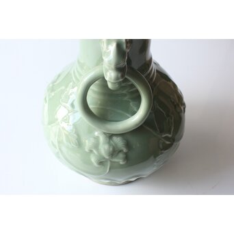 加藤渓山 天龍寺青磁 龍耳不遊環 牡丹唐草彫刻 花瓶 共箱　P639 