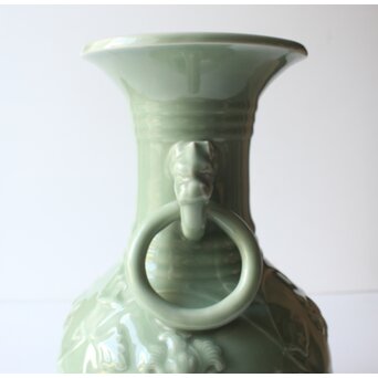 加藤渓山 天龍寺青磁 龍耳不遊環 牡丹唐草彫刻 花瓶 共箱　P639 