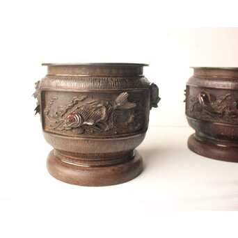 翠松亭梅や造 鋳造 鯉 銅火鉢一対　M493 