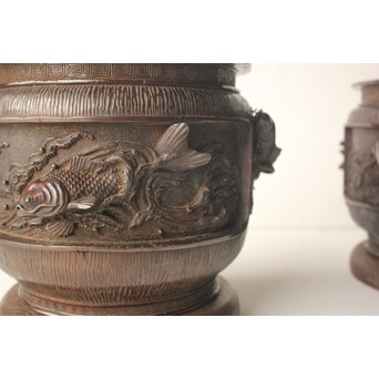 翠松亭梅や造 鋳造 鯉 銅火鉢一対　M493 