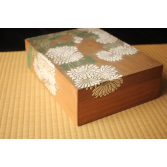 白菊 桐文箱　X654 