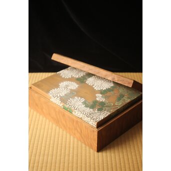 白菊 桐文箱　X654 