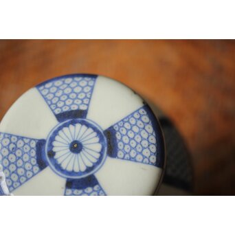 古伊万里 染付市松文茶壷　P666 