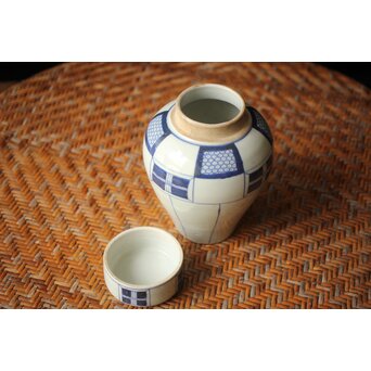 古伊万里 染付市松文茶壷　P666 