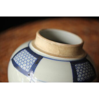 古伊万里 染付市松文茶壷　P666 