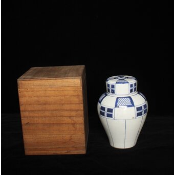 古伊万里 染付市松文茶壷　P666 