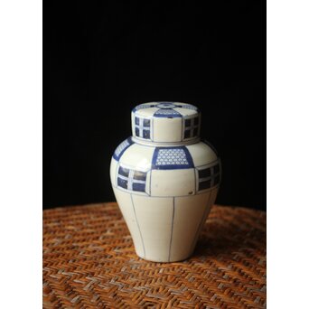 古伊万里 染付市松文茶壷　P666